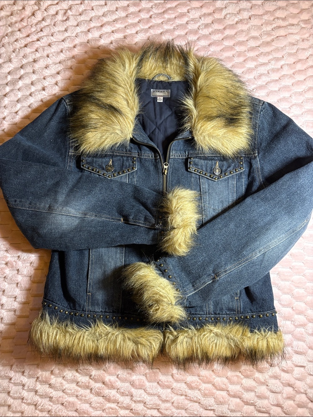Y2K/Vintage Faux Fur Trim Studded Denim Jacket | Zip-Up Blue Jean Coat
